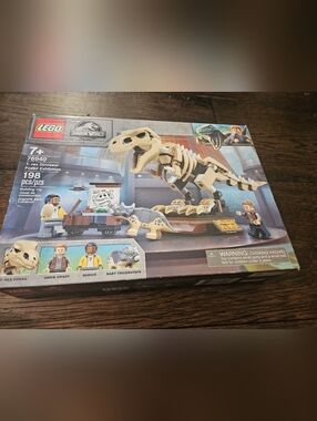 Retired LEGO Jurassic World T Rex Dinosaur Fossil (76940) New in Packaging Lego.